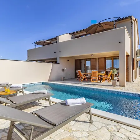 Holiday home Modern With Swimming Pool And Wellness Vodnjan