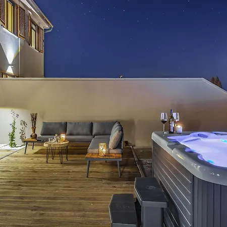 Modern With Swimming Pool And Wellness Holiday home Vodnjan