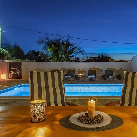 Holiday home Modern With Swimming Pool And Wellness *