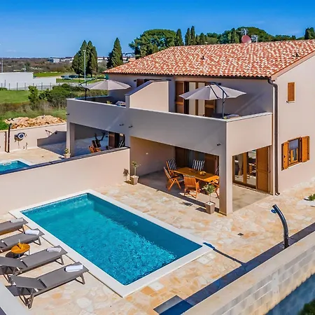Holiday home Modern With Swimming Pool And Wellness Vodnjan