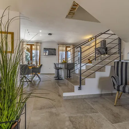 Holiday home Modern With Swimming Pool And Wellness Vodnjan